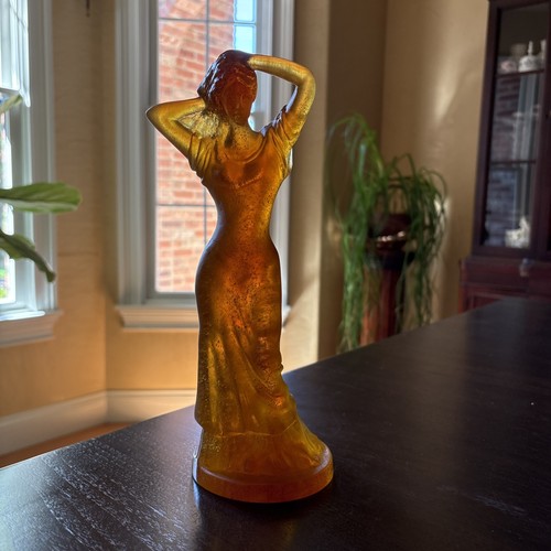 Daum pate verre - daum, female
