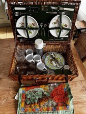 Optima Picnic Basket Set For 4 With Extra Plates And Cutlery