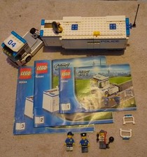 Lego City Mobile Police Unit 60044 (Retired). Full Instructions & Mini Figures.