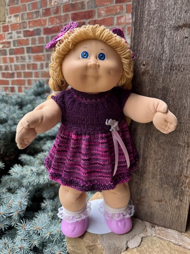 Outfit only hand knitted - hand,