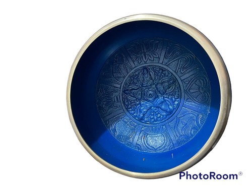 Large tibetan singing bowl - singing,
