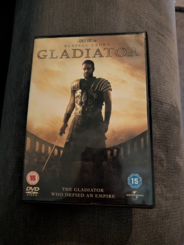 Gladiator dvd russell crowe - russell,