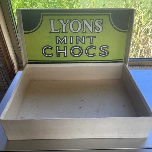 Lyons mint chocs - ‘mint, chocs’