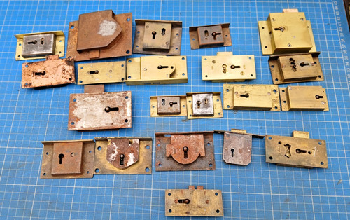 Job lot cabinet - 21,