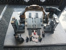 LEGO 76183 Batman Bat Cave the Riddler Face-Off Building Set