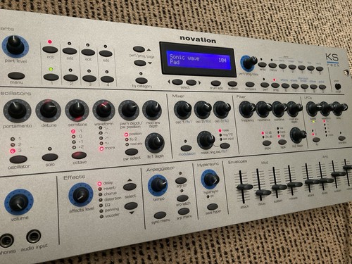 Novation rack synthesiser - ks,