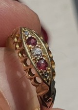 18 ct Gold Vintage 2 Ruby & 3