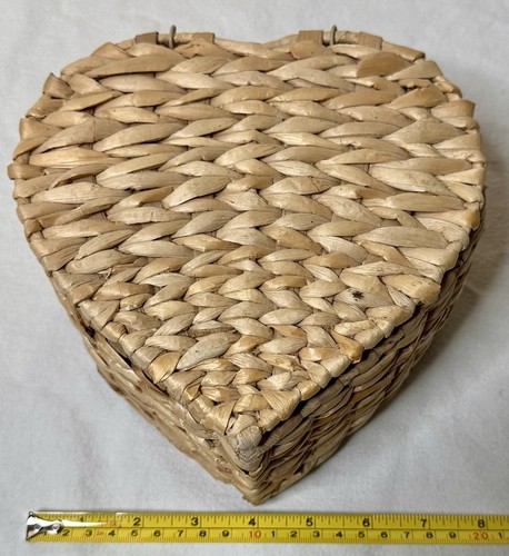 Heart shaped woven water - shaped,