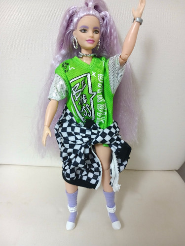 Rare barbie extra racing - barbie,