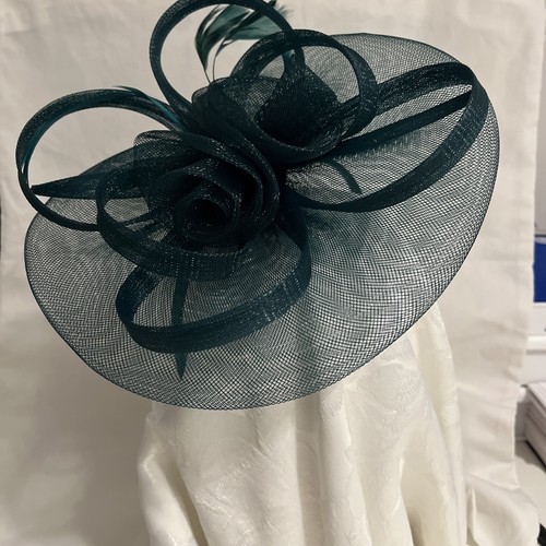 Beautiful fascinator dark - beautiful,