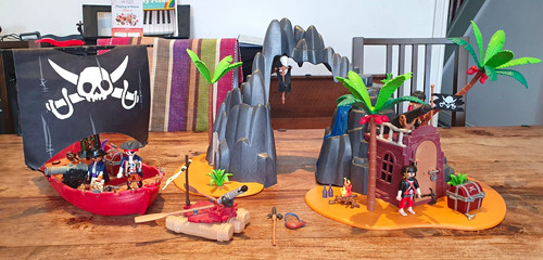 Playmobil pirates playset - playmobil,