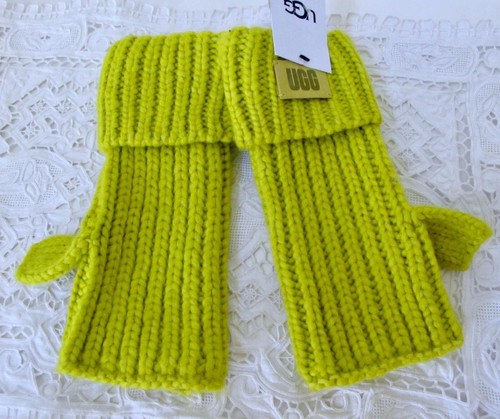 New ugg fingerless mitts cuff - new,
