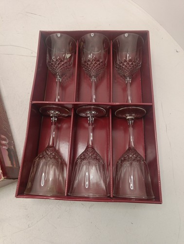 Set enchant e - set, wine