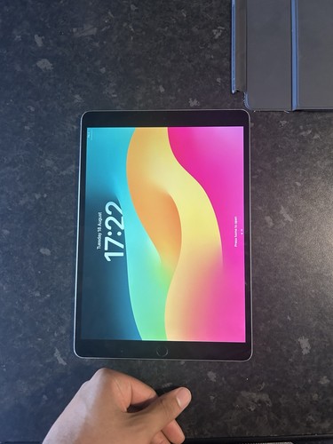 Apple ipad pro 64gb - 10.5", 64gb.