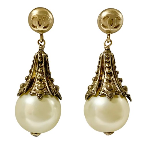 Chanel logos pearl teardrop - logos,