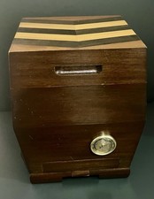 Cigar Humidor 25 count With built in hygrometer and Inlaid wood pattern on top.
