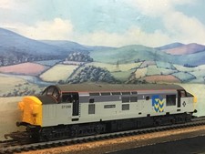 Lima class 37/0 Railfreight metals livery. 37 099 'Clydebridge'. Boxed