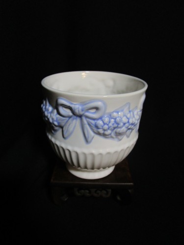Lovely vintage ceramic - lovely, grape