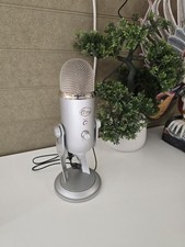 Logitech for Creators Blue Yeti USB Microphone for Recording Streaming Gaming UK