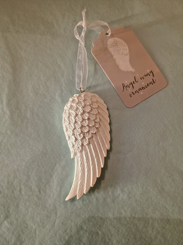 Single resin white hanging - single,