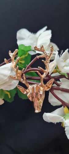 Beautiful gold tone stag - tone, stag's