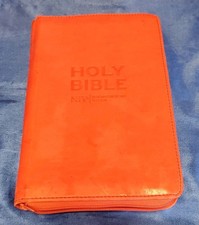 NIV Bible Pocket red Soft-tone Zip 