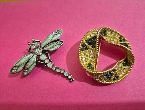 Vintage brooches 2 - x,