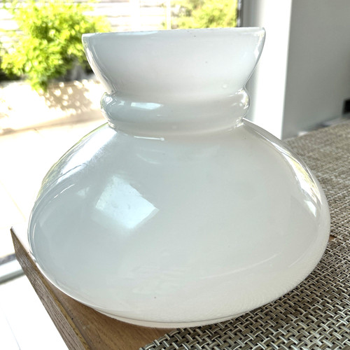 Vintage white opalescent milk - vintage,