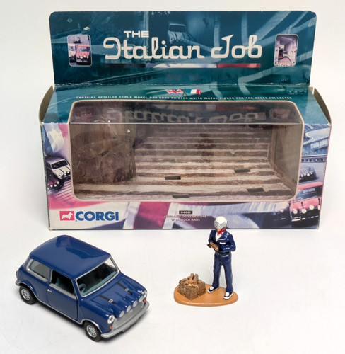 04441 blue mini with driver - with,