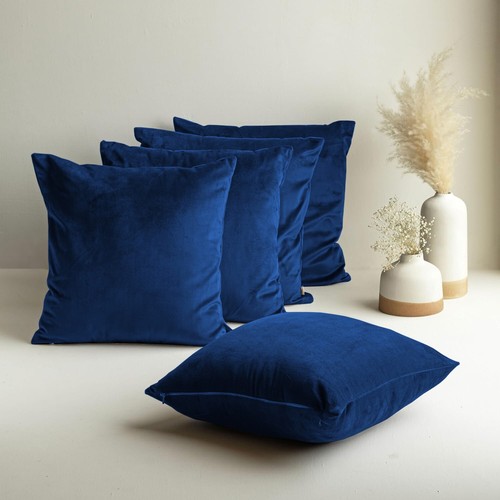 Pack velvet cushions with - pack,