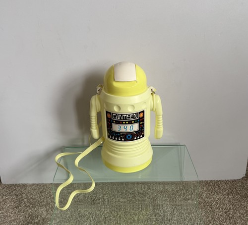 Vintage happy ware plastic - ware,