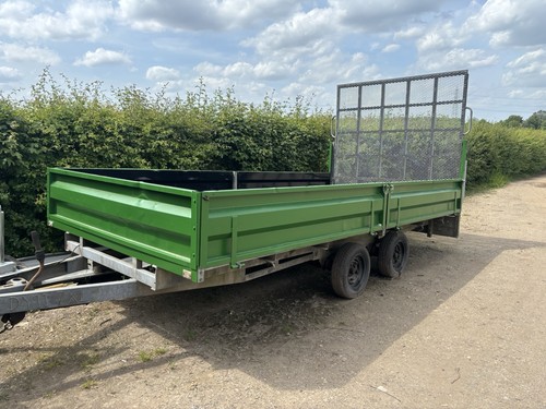 Twin axle flatbed - axle, 2