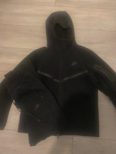 Black nike tech fleece - black,