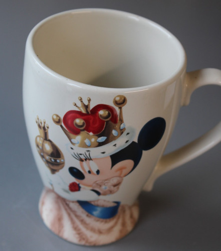 Minnie mouse queen for the - minnie,