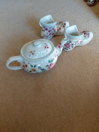 Old foley chinese rose - rose, teapot