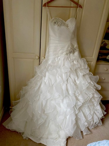 Amanda wyatt wedding - wyatt, dress