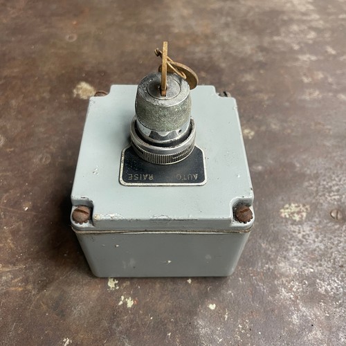 Vintage square 9001 1 - vintage,
