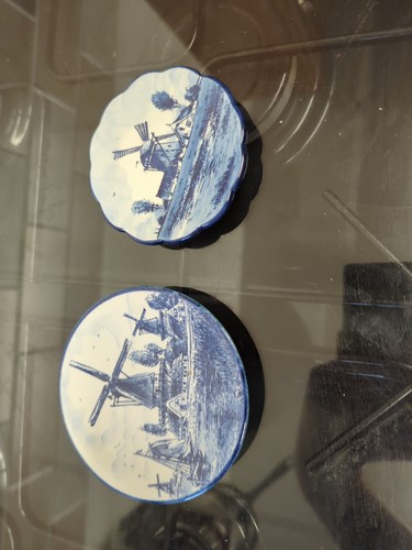 Two hand painted delfts - delfts, plates