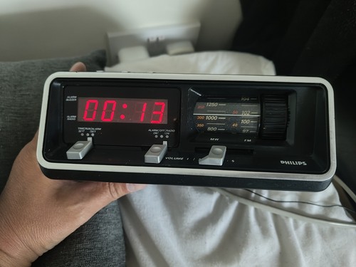Philips radio alarm clock - philips.,