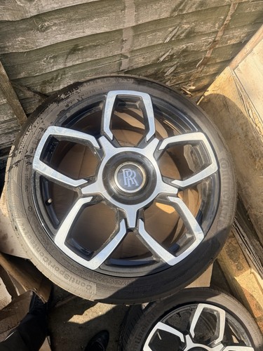 Rolls royce cullinan - 22”,