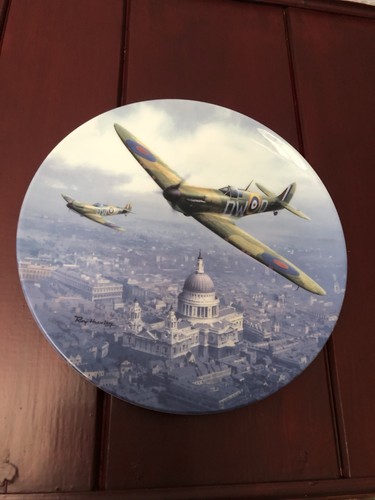 Royal doulton collectors - royal,