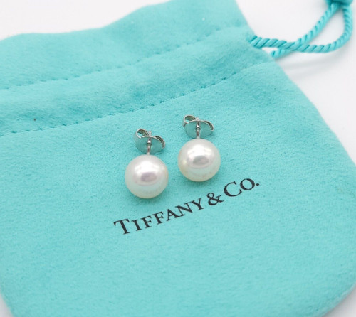 Tiffany 18k white - &,