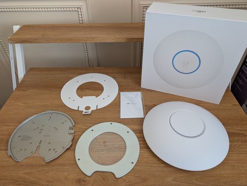 Ubiquiti unifi tri - u6-lr, tri-band