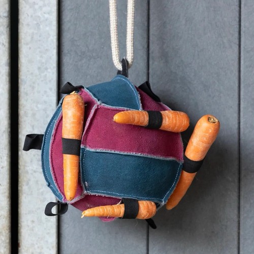 Stable toy hanging carrot - stable,