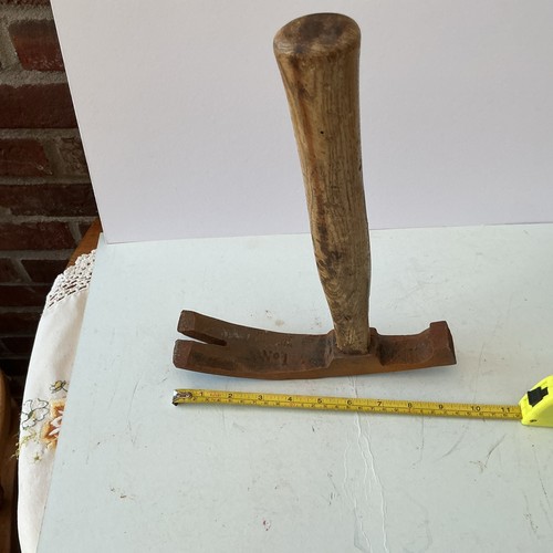 Vintage claw hammer carpenter - claw,