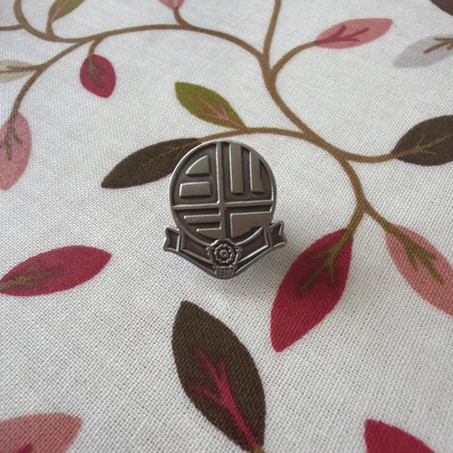 Bolton wanderers pin badge - bolton, fc
