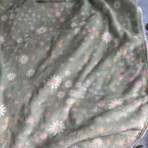 Green throw blanket - throw,