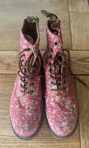 Ladies martens size - dr, 6