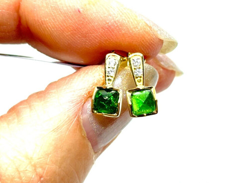 New 9ct gold tsavorite - gold,