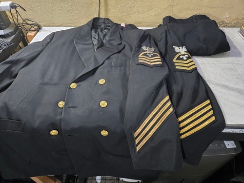 Navy submarine officers - us,